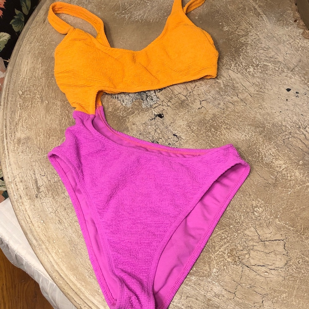 🩷🧡CUTOUT SWIMSUIT - Picture 3 of 6